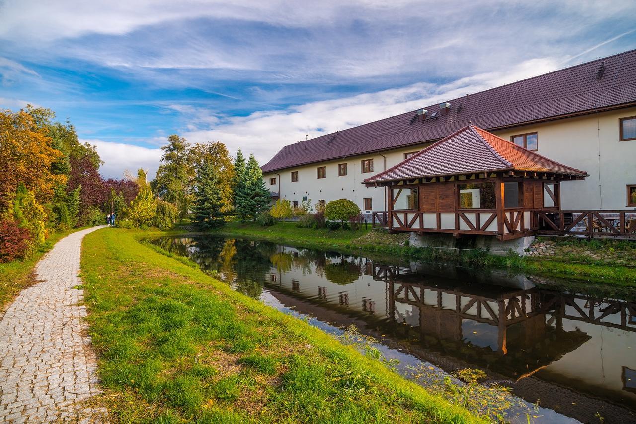 Hotel Karczyce Екстер'єр фото