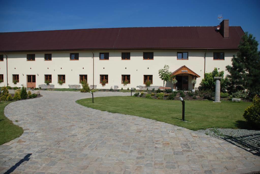 Hotel Karczyce Екстер'єр фото